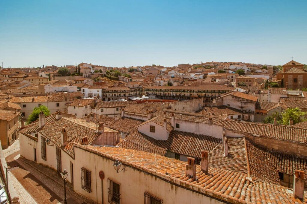 chinchon españa Foto de Jose D´Alessandro: https://www.pexels.com/es-es/foto/casas-pueblo-edificios-espana-9510775/