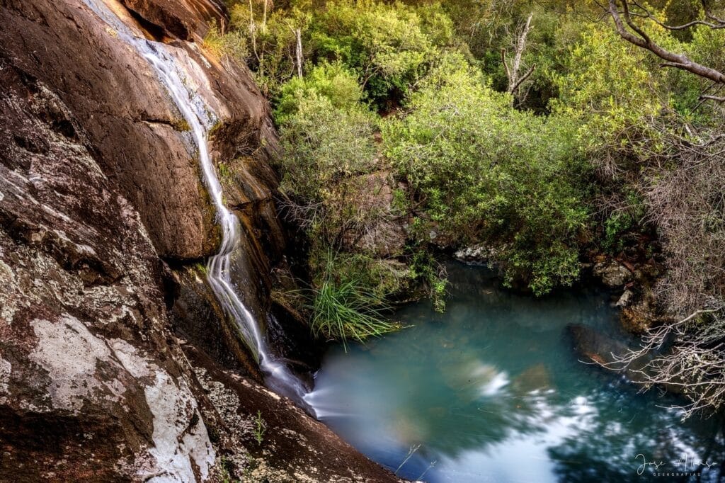 Fotografia de la cascada en el Ecoparque Tupambaé